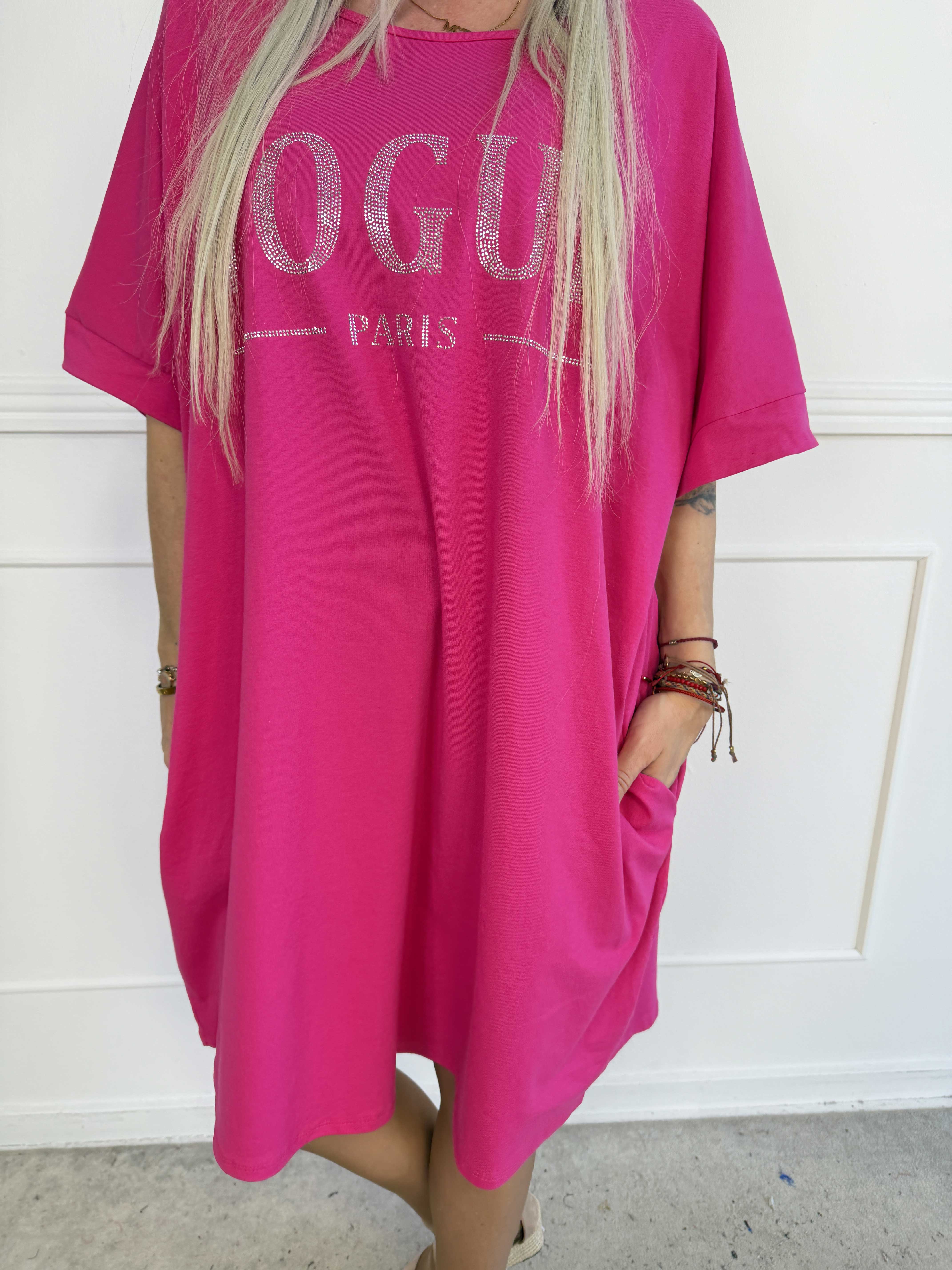 Berna - T-shirtkjole i bomuld med lommer og glimtende “VOGUE”-detalje